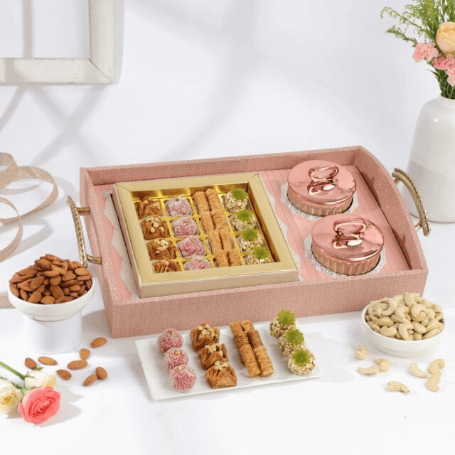 8 Premium Gifts Hamper Box – Assorted Baklawa